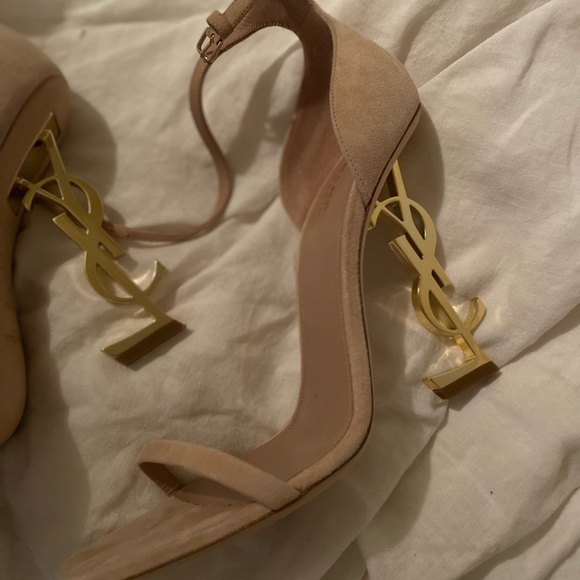 Never worn Saint Laurent opyum Suede Sandals with metal YSL 110